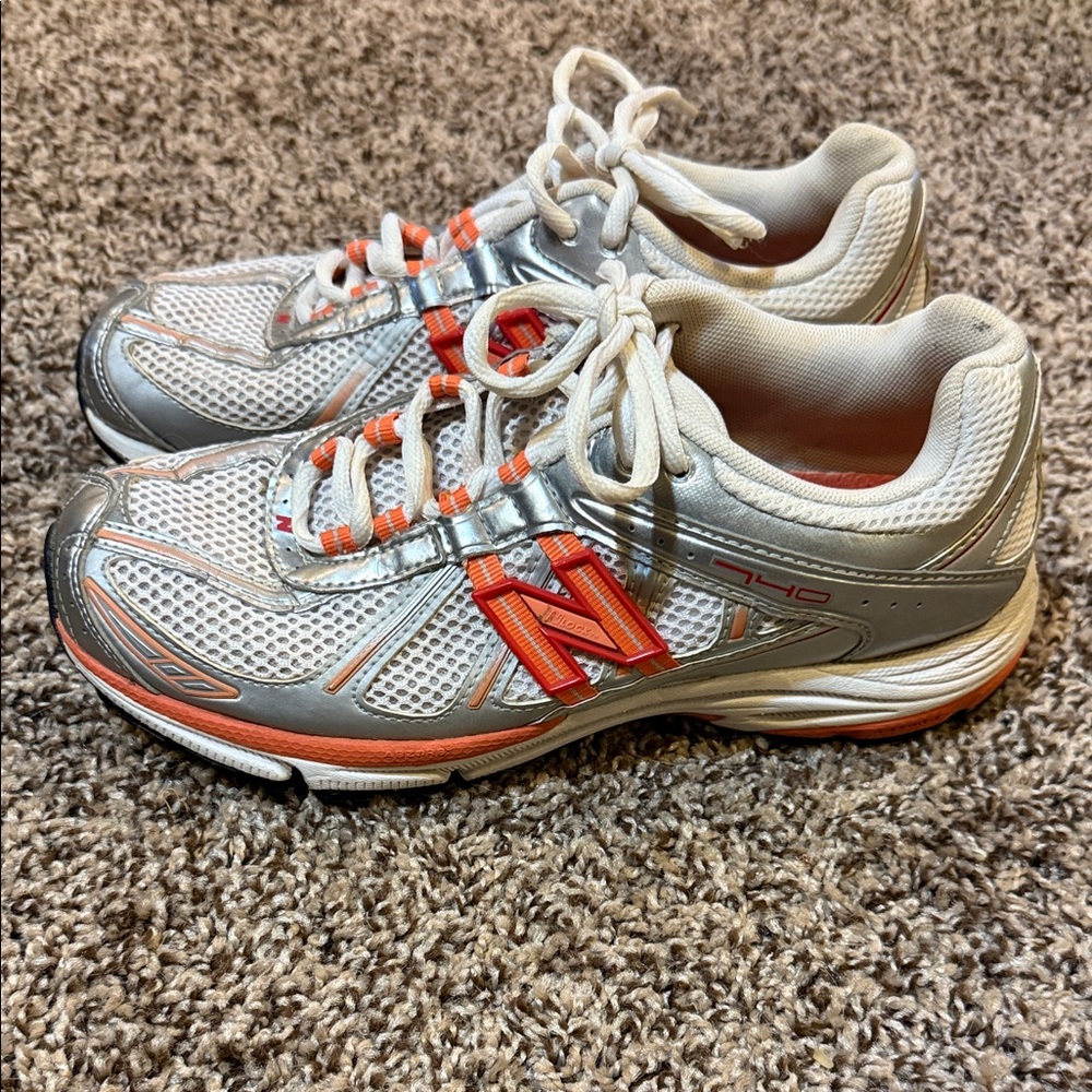 (2010) New Balance 740 Women's Athletic Shoes in Silver and Orange
